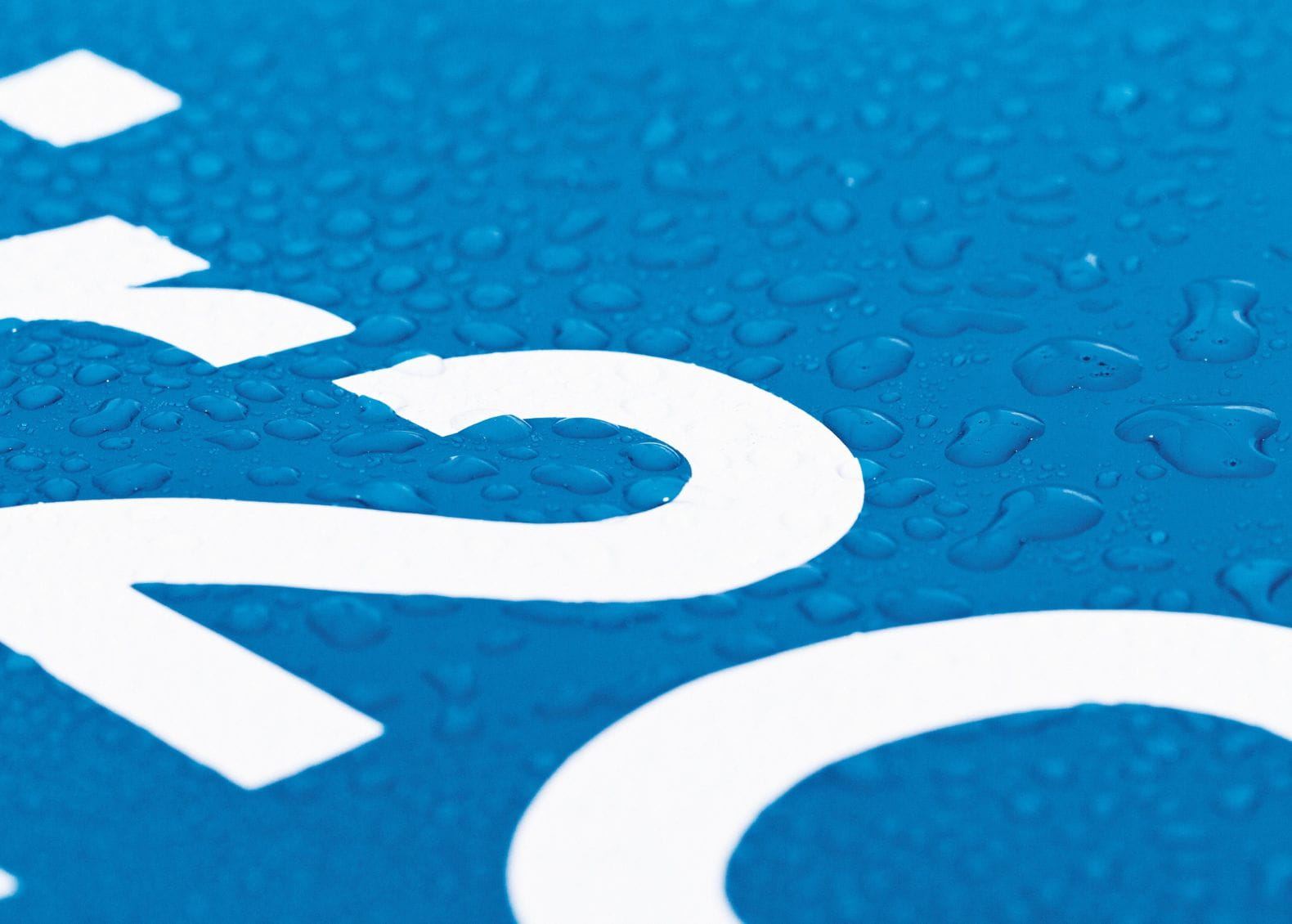 Vapour permeable cover